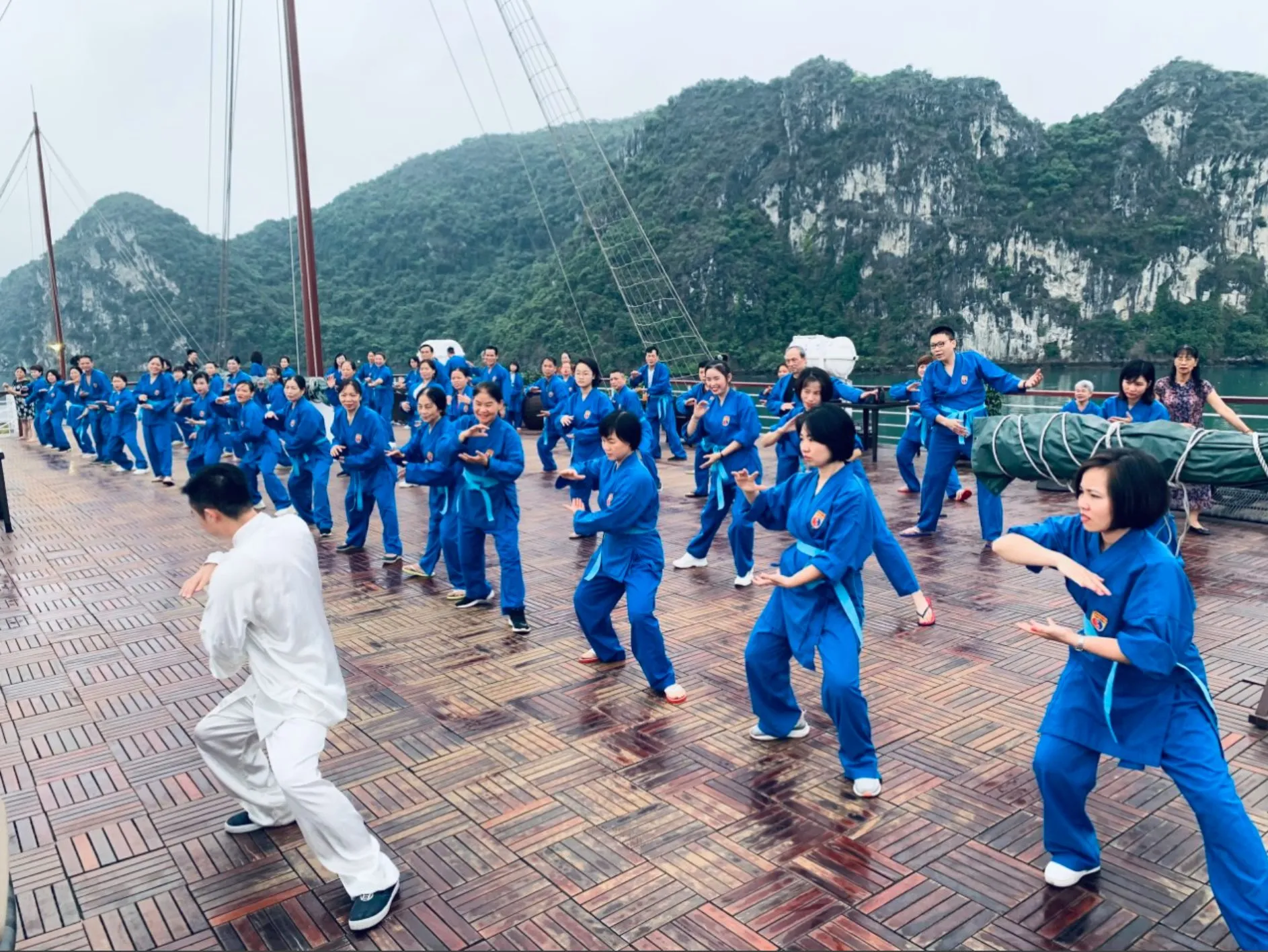 2D1N Tour I Relaxing in Halong and Lan Ha Bay with Erina Cruise I Ha Long